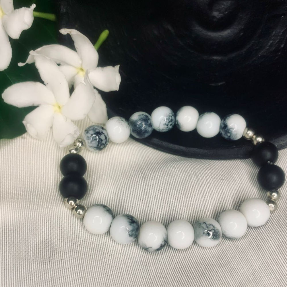 Howlite and Black Onyx Bracelet Stretch Bracelet with Silver Spacers